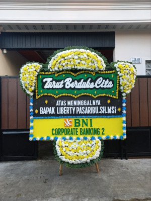 Papan Bunga Duka di Pangi