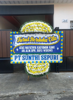 Papan Bunga Duka di Pangi