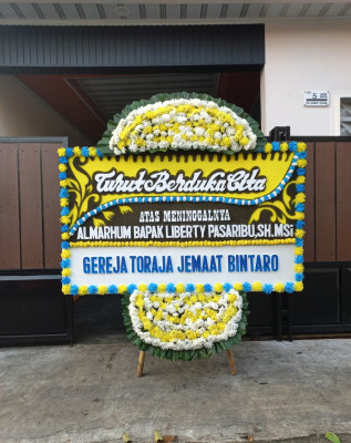 Papan Bunga Duka di Pangi